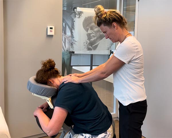 Stoelmassage Op Kantoor Regio Woerden Gouda Utrecht
